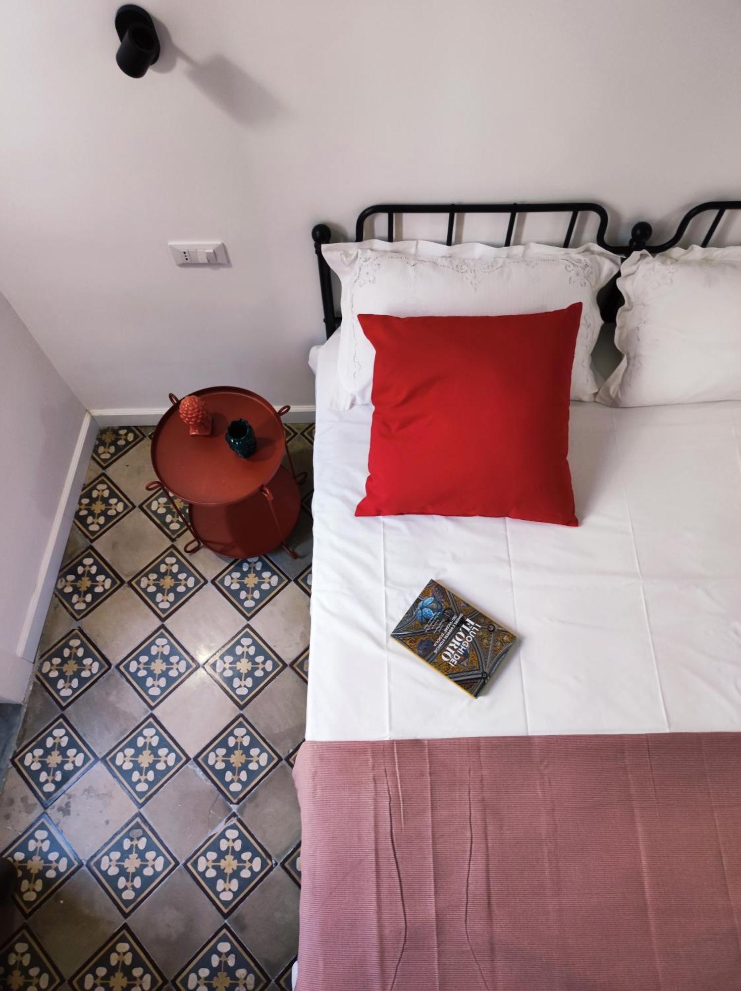 Donna Oliva Guest House Palermo Exterior photo